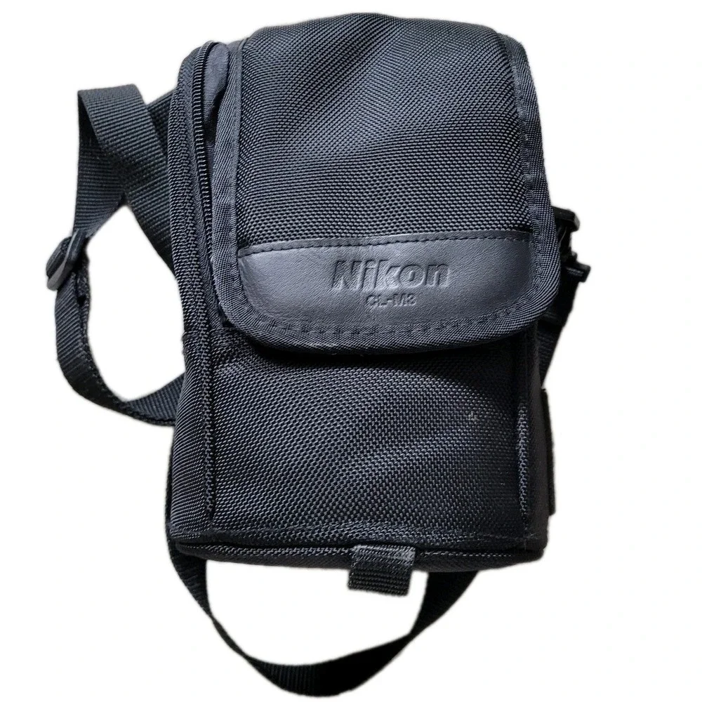 Nikon CL-M2 Semi-Soft Ballistic Nylon Lens Case